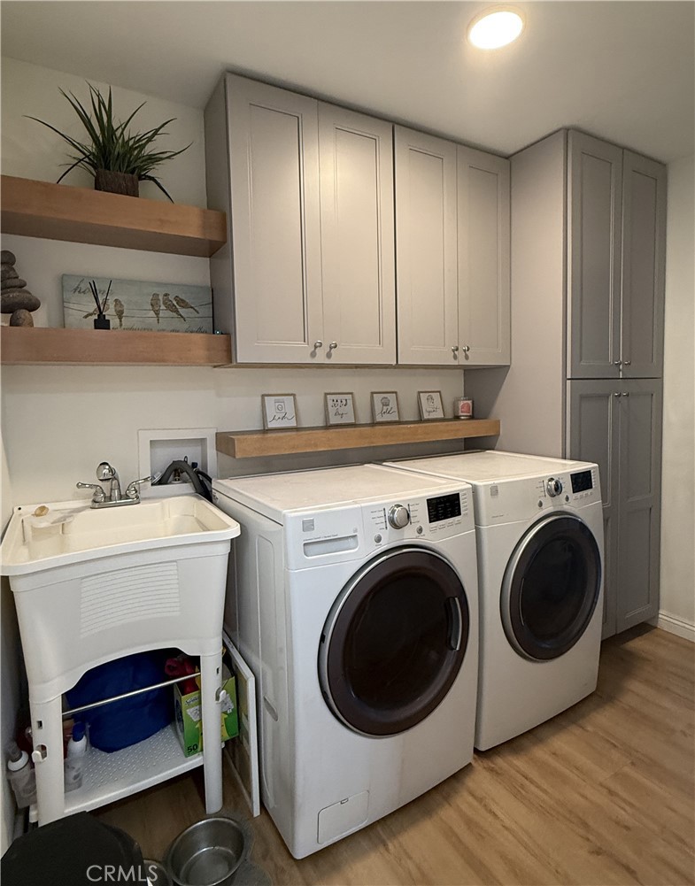 3165 Weatherby Drive Riverside, CA 92503 - Photo 19 of 30 Laundry Room