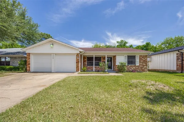 $249,900 | 2325 North Ricketts Street, Sherman, TX 75092