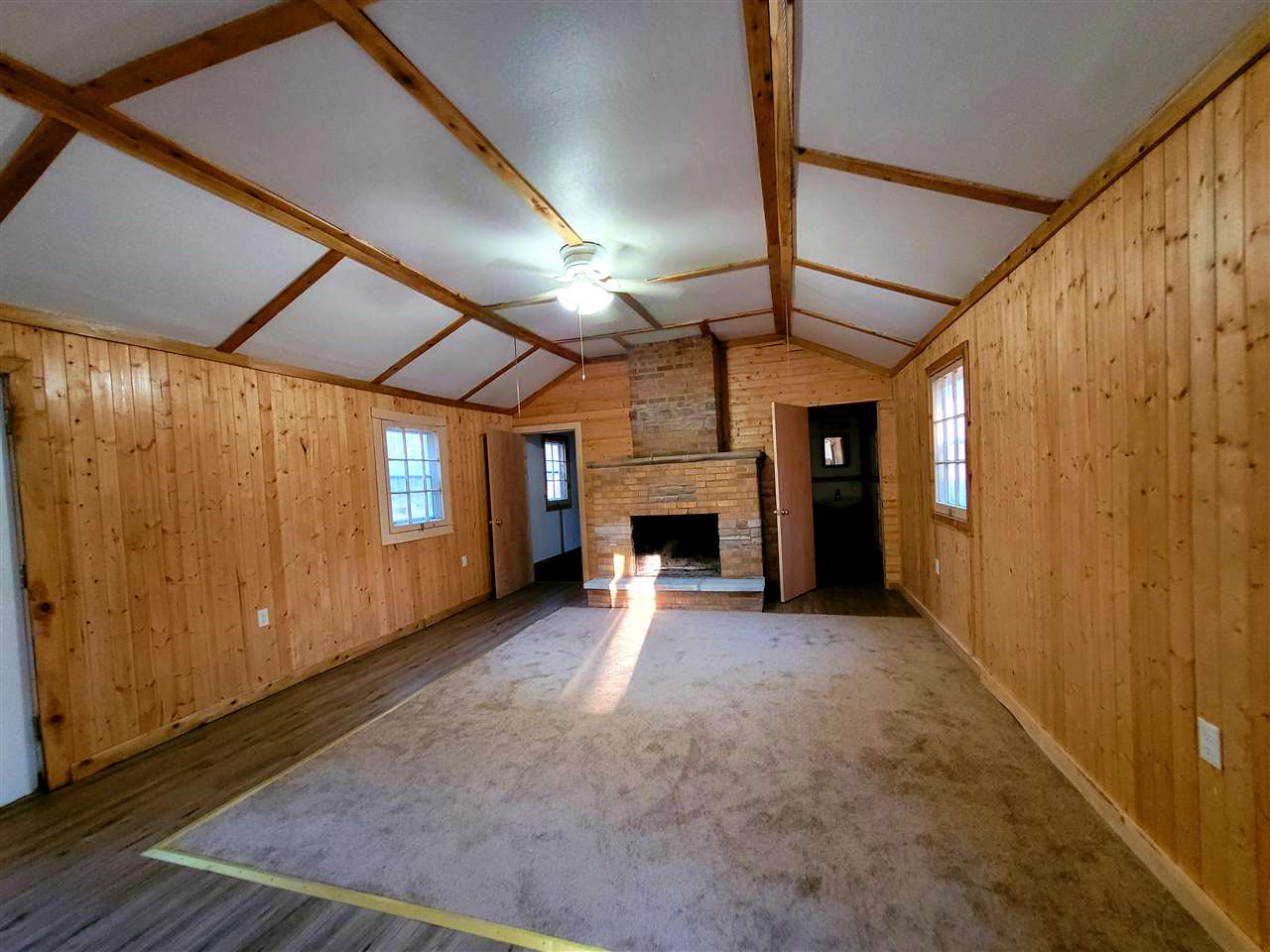10660 Silsby Road Roscommon, MI 48653 - Photo 6 of 33 1883317-5.JPG