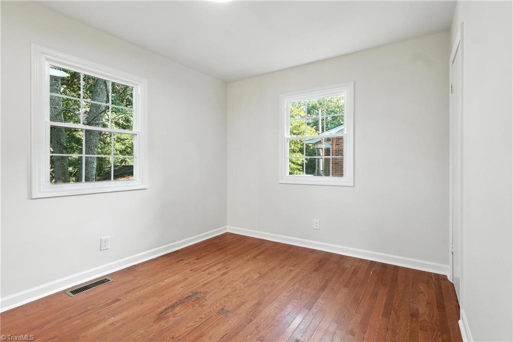 630 Spring Garden Circle High Point, NC 27260 - Photo 12 of 33 Gallery Image 12