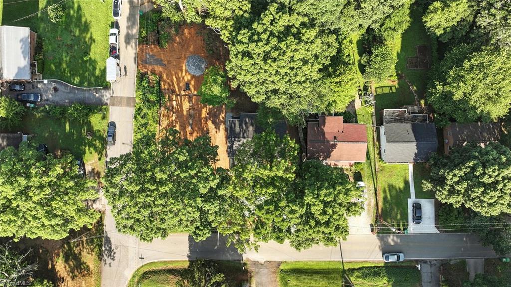 630 Spring Garden Circle High Point, NC 27260 - Photo 28 of 33 Gallery Image 28