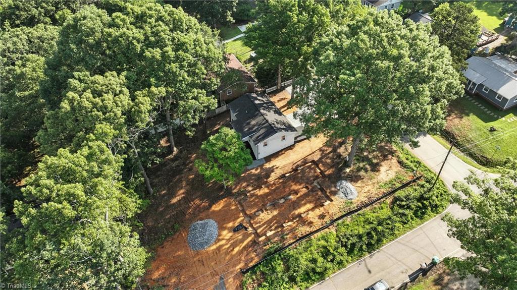 630 Spring Garden Circle High Point, NC 27260 - Photo 32 of 33 Gallery Image 32