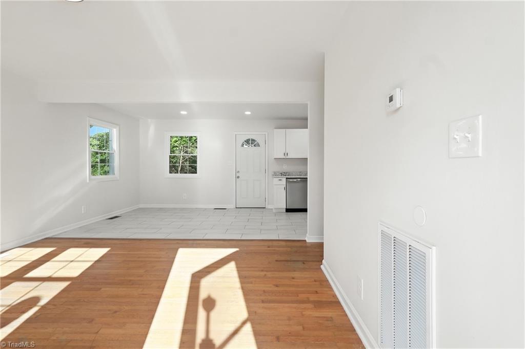 630 Spring Garden Circle High Point, NC 27260 - Photo 4 of 33 Gallery Image 4