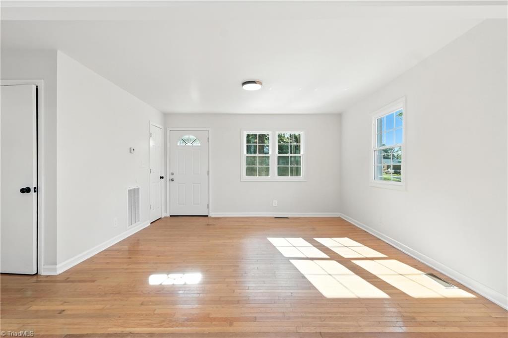 630 Spring Garden Circle High Point, NC 27260 - Photo 6 of 33 Gallery Image 6