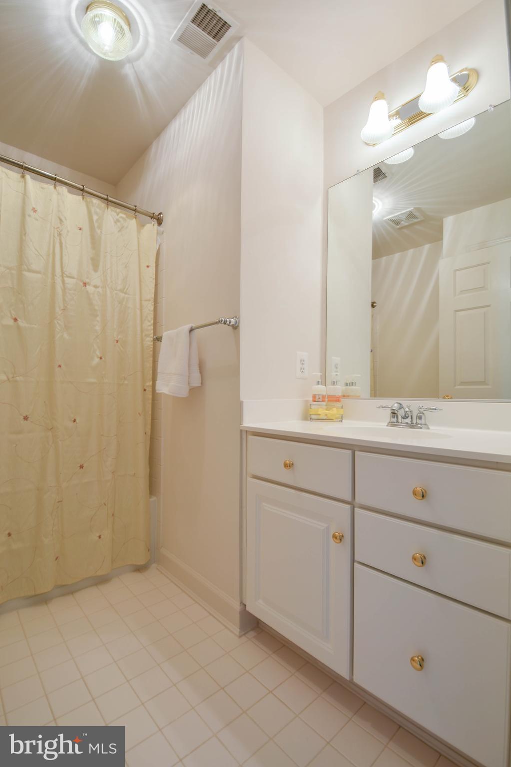 1578 Penzance Way Hanover, MD 21076 - Photo 16 of 30 Bathroom