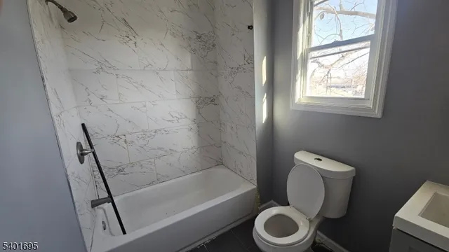 $2,600 | 426 South 9th Street, Newark, NJ 07103