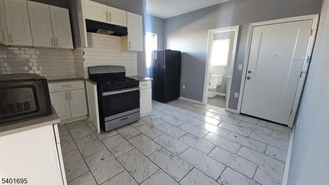 $2,600 | 426 South 9th Street, Newark, NJ 07103