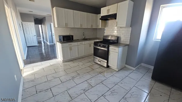 $2,600 | 426 South 9th Street, Newark, NJ 07103