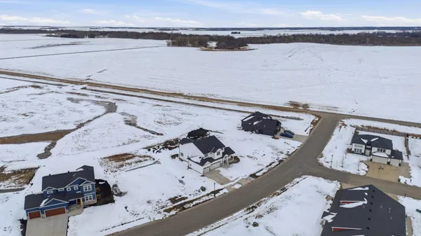 $629,900 | 517 Prairie Parkway, Kindred, ND 58051