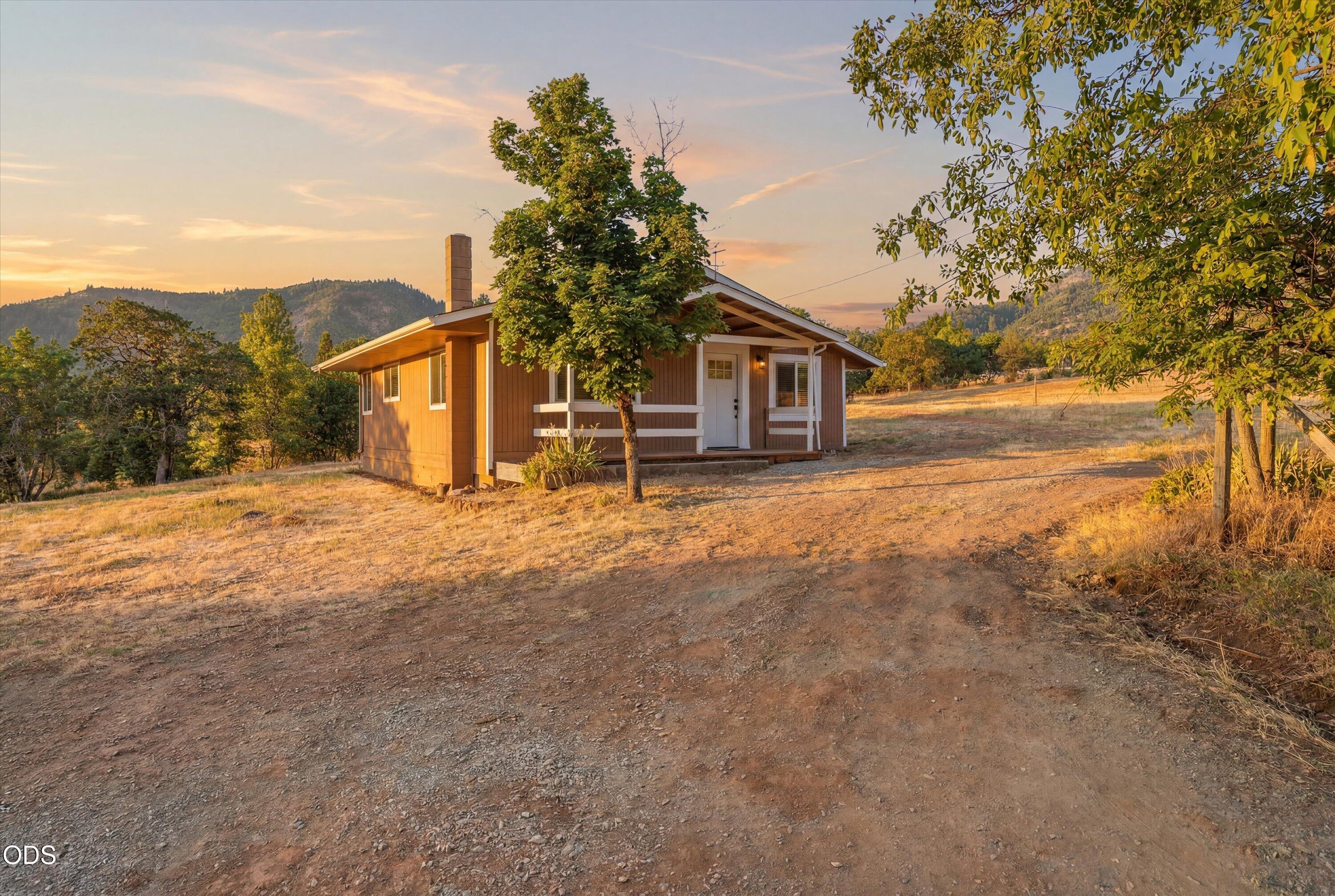 8960 North Applegate Road Grants Pass, OR 97527 - Photo 37 of 37