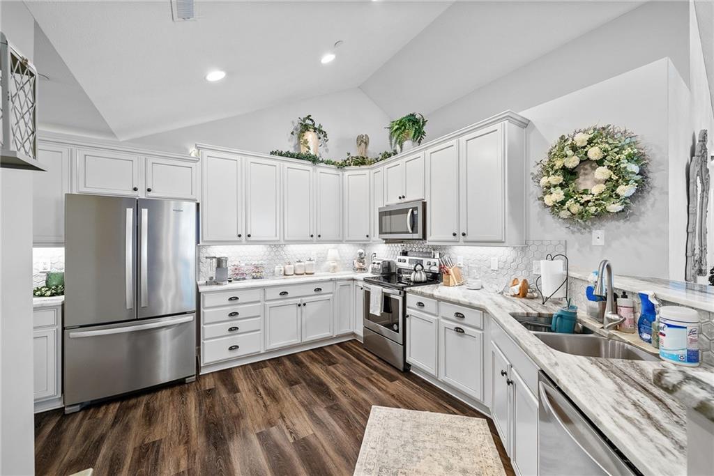 307 Spring Valley Drive Zelienople, PA 16063 - Photo 21 of 49