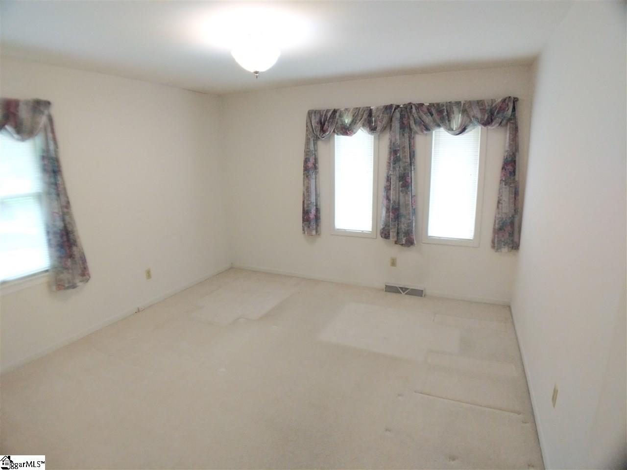 17 Parliament Road Greenville, SC 29615 - Photo 19 of 21 Gallery Image 19