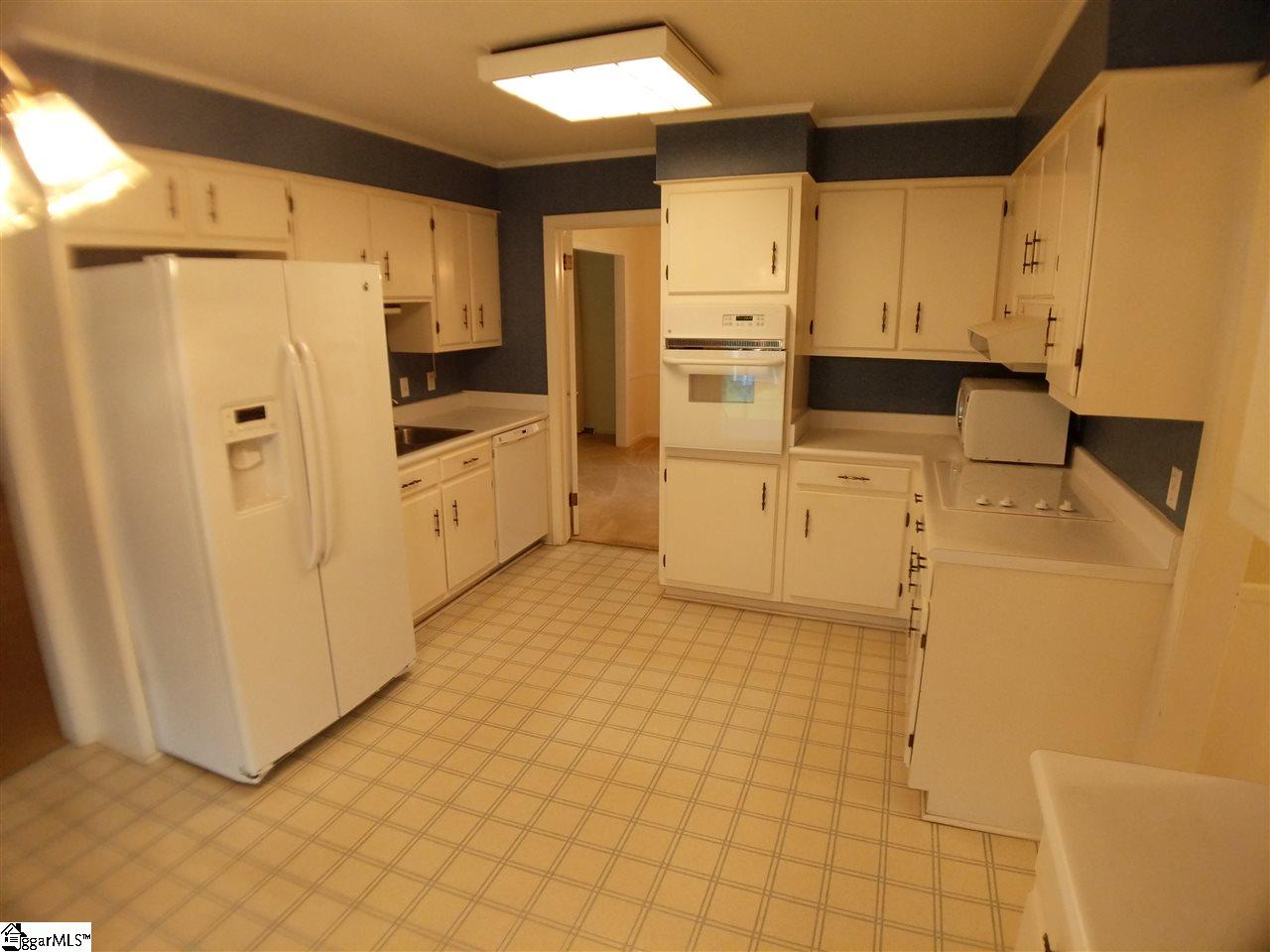 17 Parliament Road Greenville, SC 29615 - Photo 9 of 21 Gallery Image 9