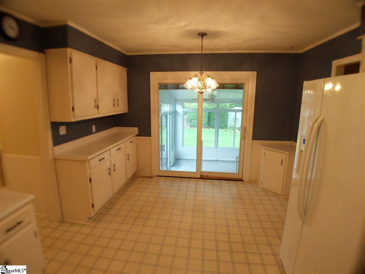 17 Parliament Road Greenville, SC 29615 - Photo 10 of 21 Gallery Image 10