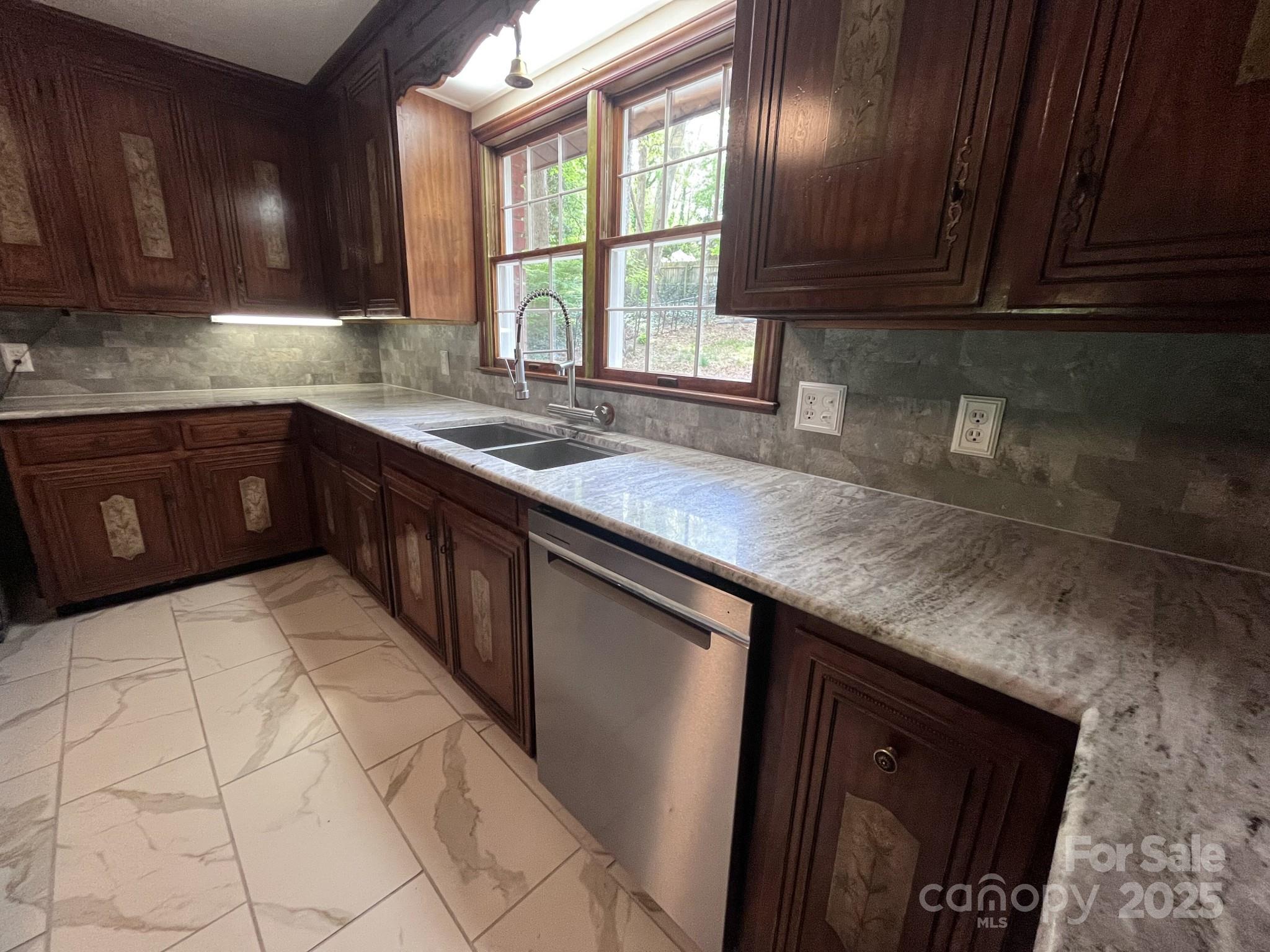 231 Davis Drive Morganton, NC 28655 - Photo 11 of 29