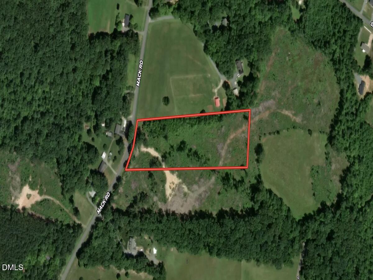 an aerial view of a yard