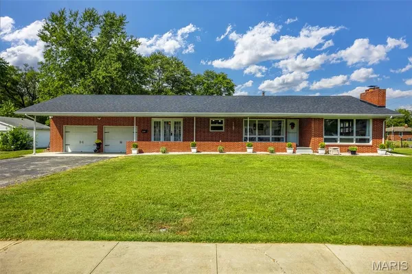 $199,900 | 1107 West 6th Street, Staunton, IL 62088