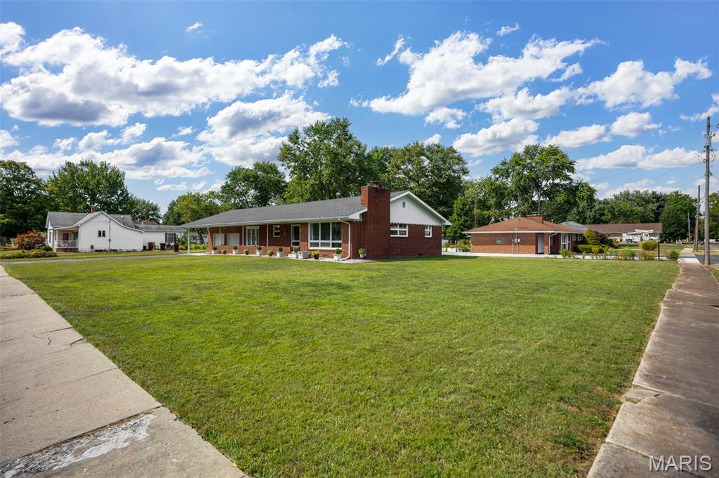 1107 West 6th Street Staunton, IL 62088 - Photo 3 of 29