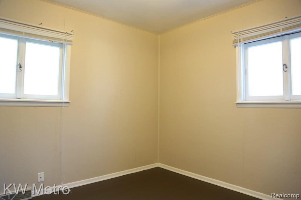 1922 Martin Road Ferndale, MI 48220 - Photo 20 of 32 8B8A5218.jpg