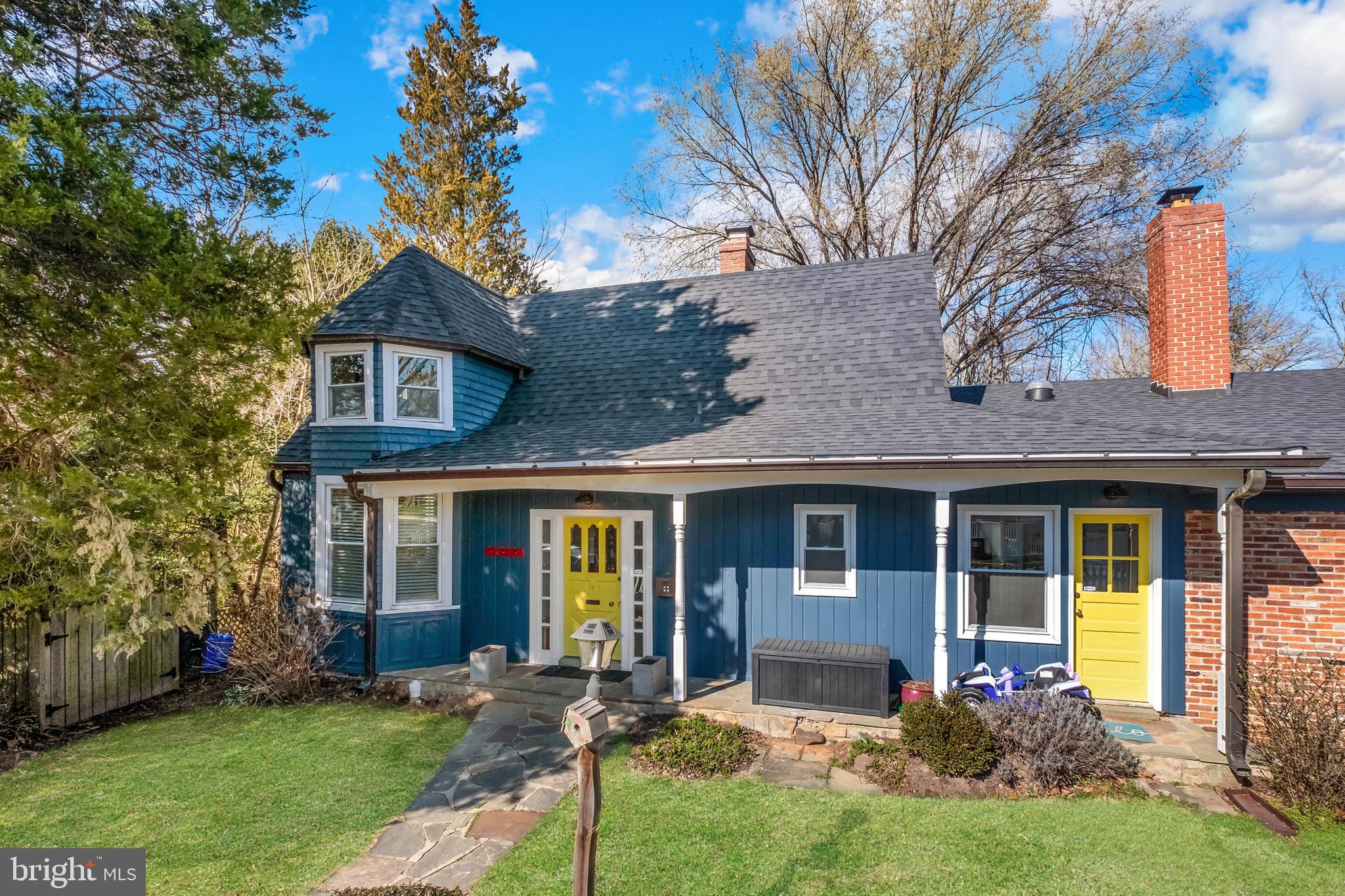 5 Vassar Circle Glen Echo, MD 20812 - Photo 3 of 46 Glen Echo Charmer Built in 1899