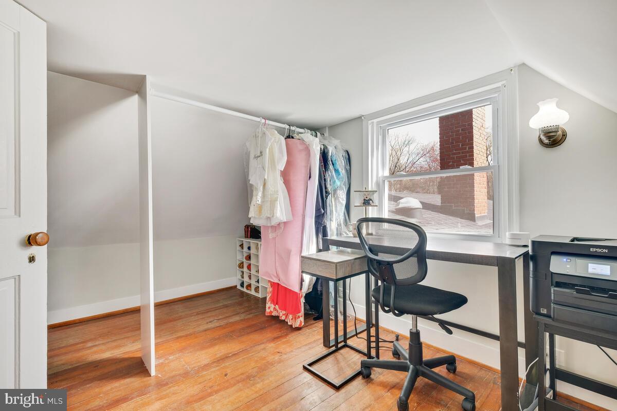 5 Vassar Circle Glen Echo, MD 20812 - Photo 33 of 46 Office/Dressing Area