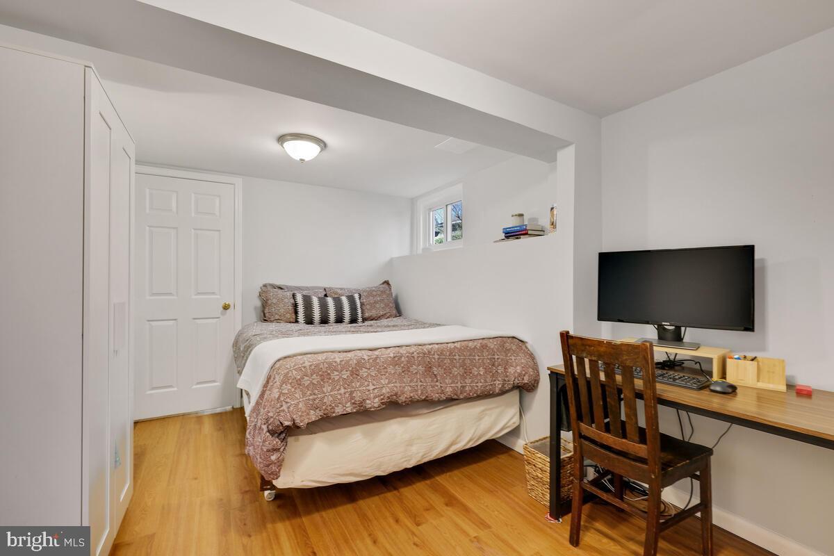 5 Vassar Circle Glen Echo, MD 20812 - Photo 39 of 46 Guest Room