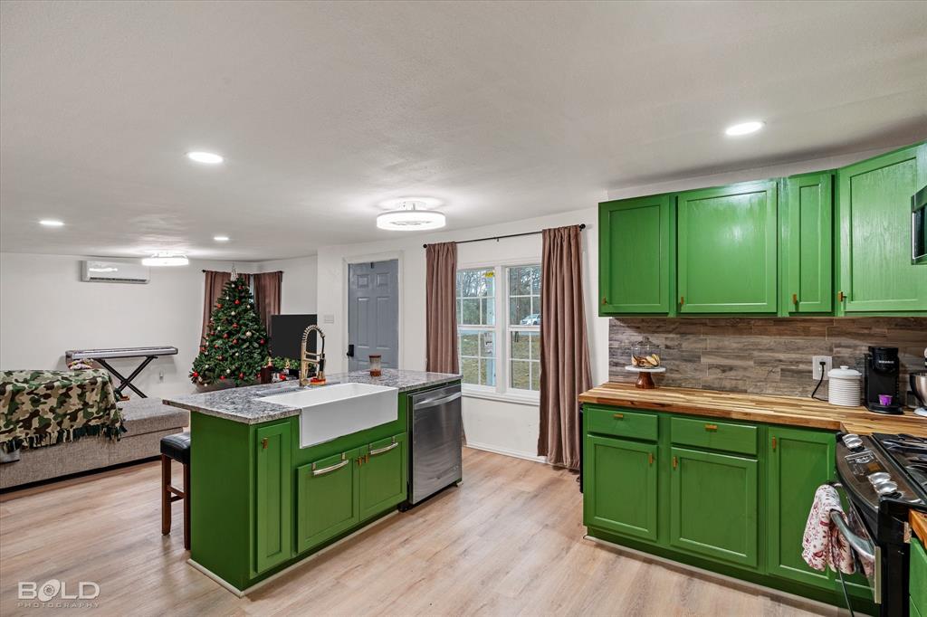 116 Thomas Street Oil City, LA 71061 - Photo 4 of 31