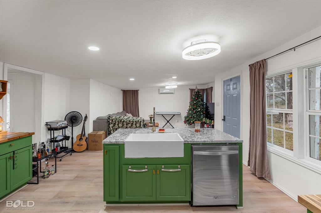 116 Thomas Street Oil City, LA 71061 - Photo 5 of 31