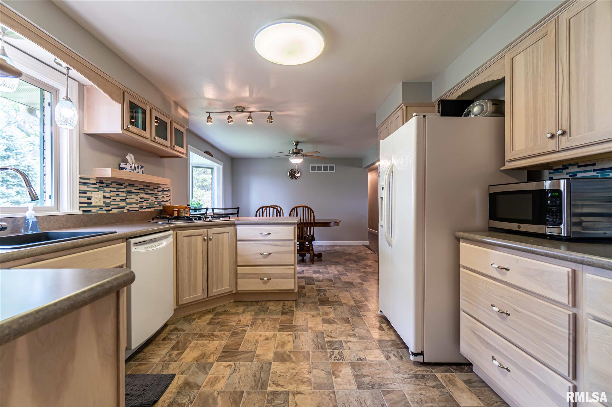13499 Antioch Road Tremont, IL 61568 - Photo 16 of 46