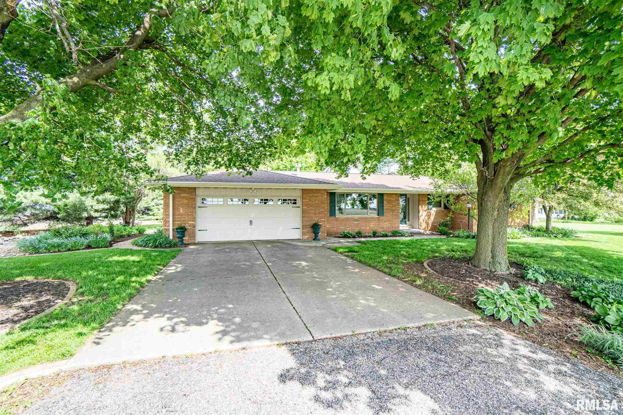 13499 Antioch Road Tremont, IL 61568 - Photo 2 of 46