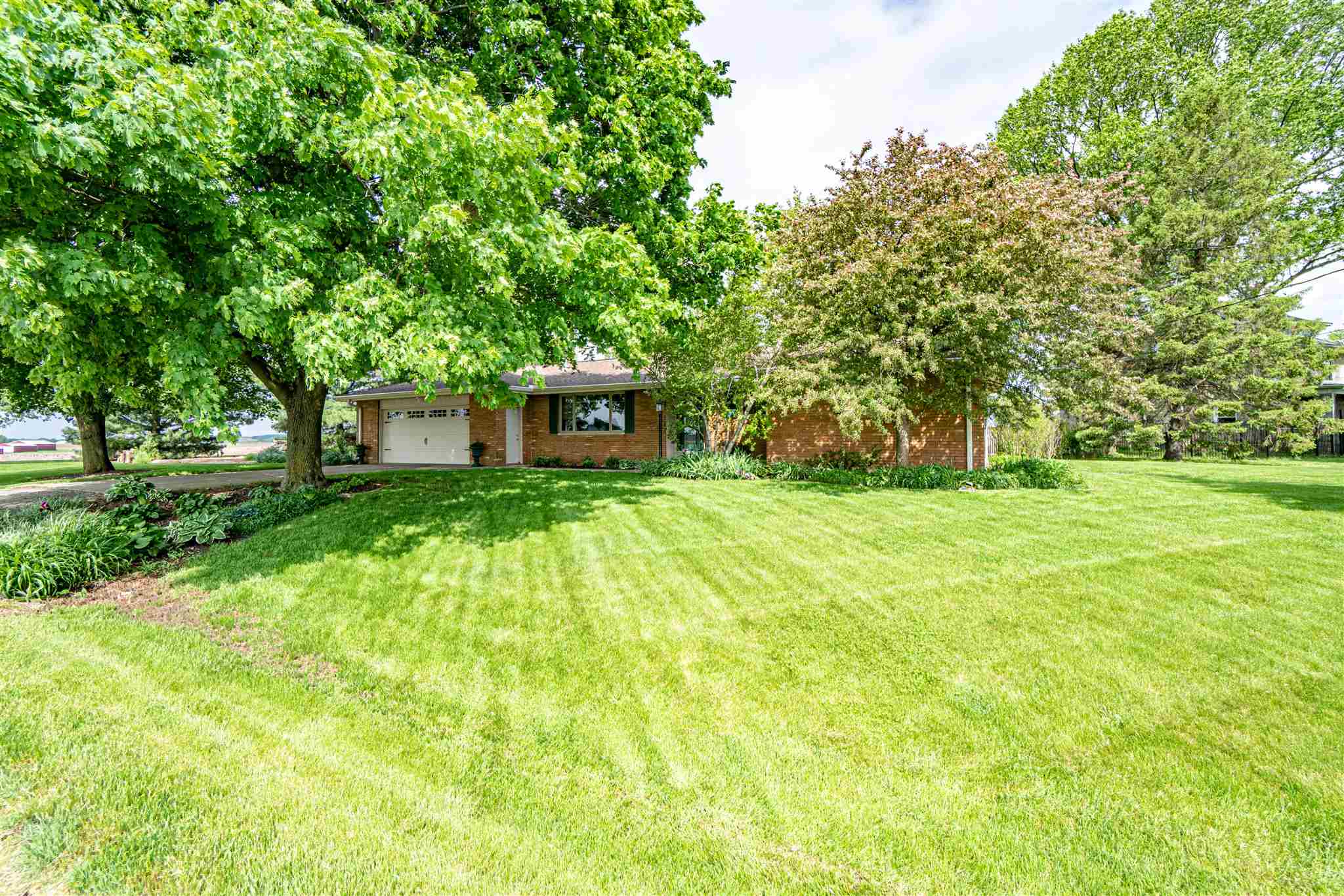13499 Antioch Road Tremont, IL 61568 - Photo 3 of 46