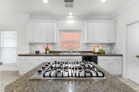 $945,000 | 1622 Cottage Landing Lane, Houston, TX 77077