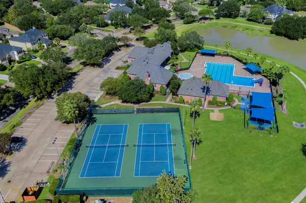 $929,000 | 1622 Cottage Landing Lane, Houston, TX 77077