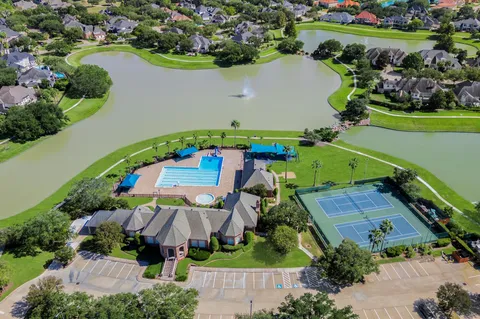 $929,000 | 1622 Cottage Landing Lane, Houston, TX 77077