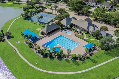 $945,000 | 1622 Cottage Landing Lane, Houston, TX 77077