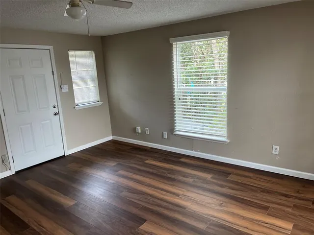 $1,200 | 2207 Speight Avenue, Waco, TX 76706