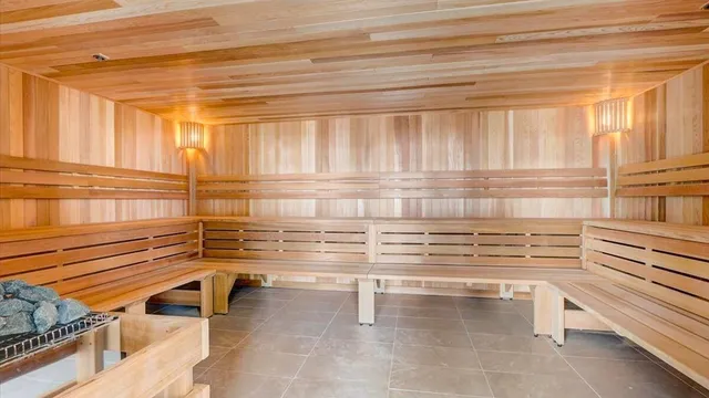 $7,495 | 700 East Kilbourn Avenue, Milwaukee, WI 53202