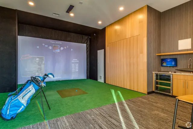 $7,495 | 700 East Kilbourn Avenue, Milwaukee, WI 53202