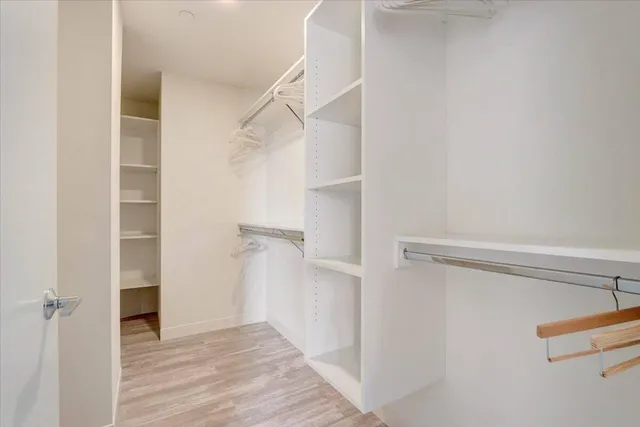 $7,495 | 700 East Kilbourn Avenue, Milwaukee, WI 53202