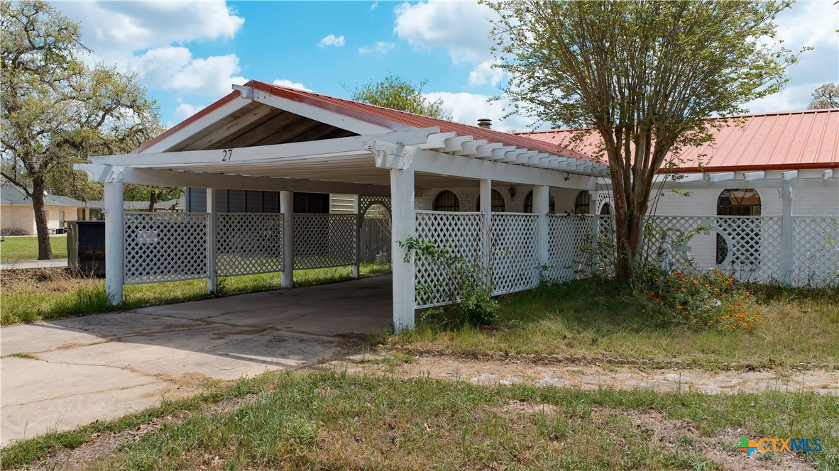 27 Schaefer Road Victoria, TX 77905 - Photo 2 of 48