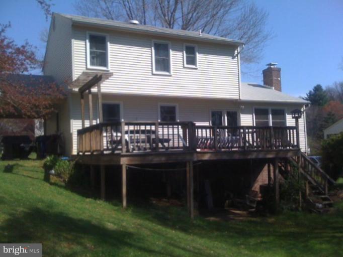 3208 Llewellyn Field Road Olney, MD 20832 - Photo 2 of 3 Deck