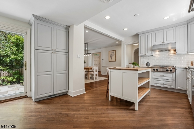 25 W Road Short Hills, NJ 07078 - Photo 7 of 46