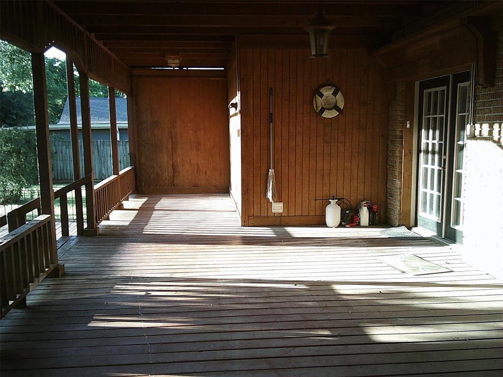 1007 North Center Street Bonham, TX 75418 - Photo 10 of 37 Back porch