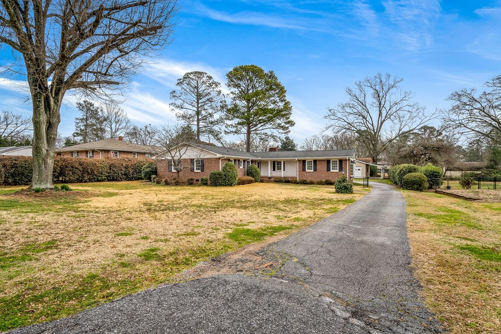 306 Belle Meade Road Greenwood, SC 29649 - Photo 4 of 27 Gallery Image 4