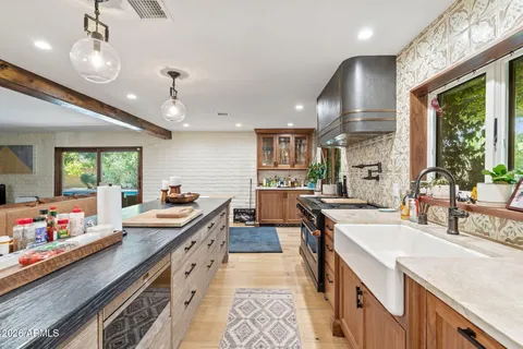 $3,300,000 | 6524 North 61st Street, Paradise Valley, AZ 85253
