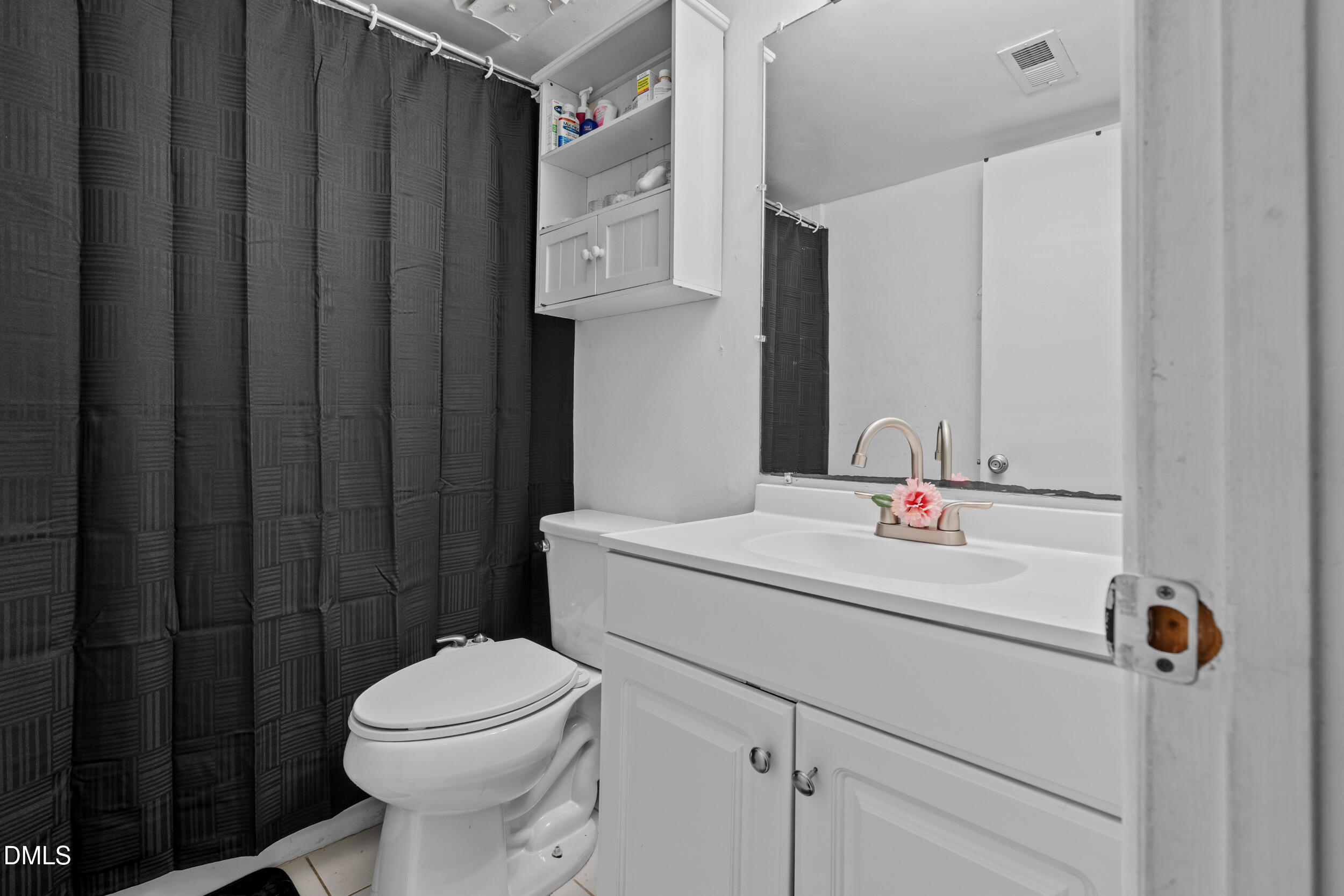 1208 Schaub Drive, Unit C Raleigh, NC 27606 - Photo 5 of 22 IMG_5685