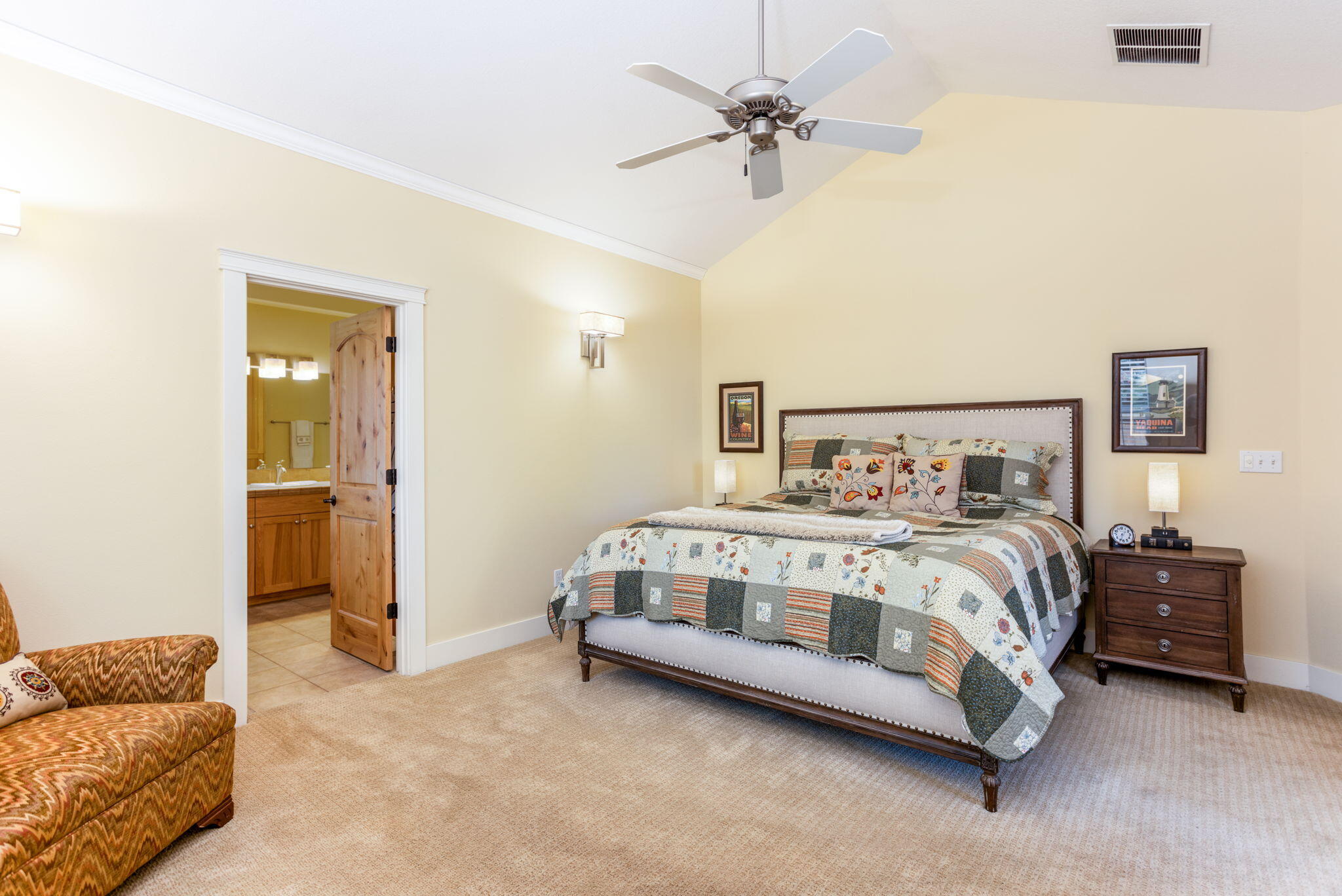 61186 Ridgewater Loop Bend, OR 97702 - Photo 16 of 33 Spacious primary suite