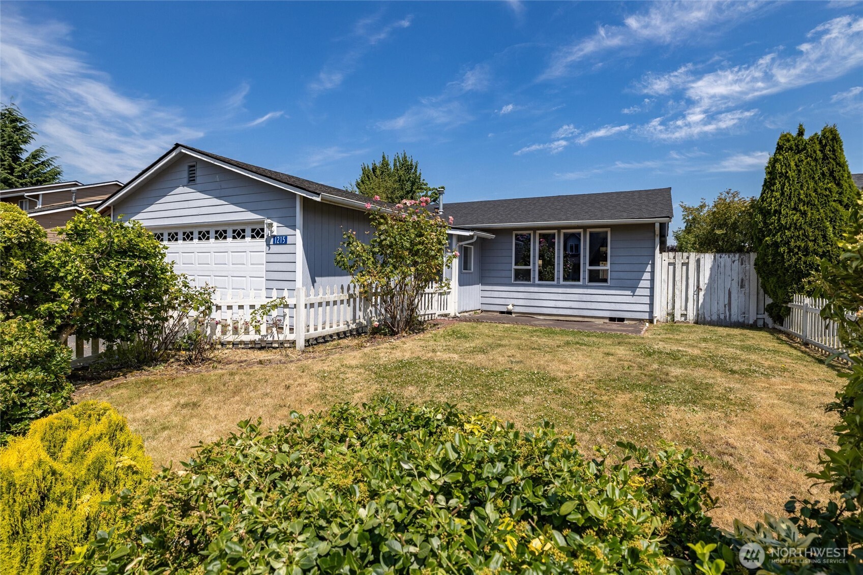 1215 East Gilkey Road Burlington, WA 98233 - Photo 4 of 33