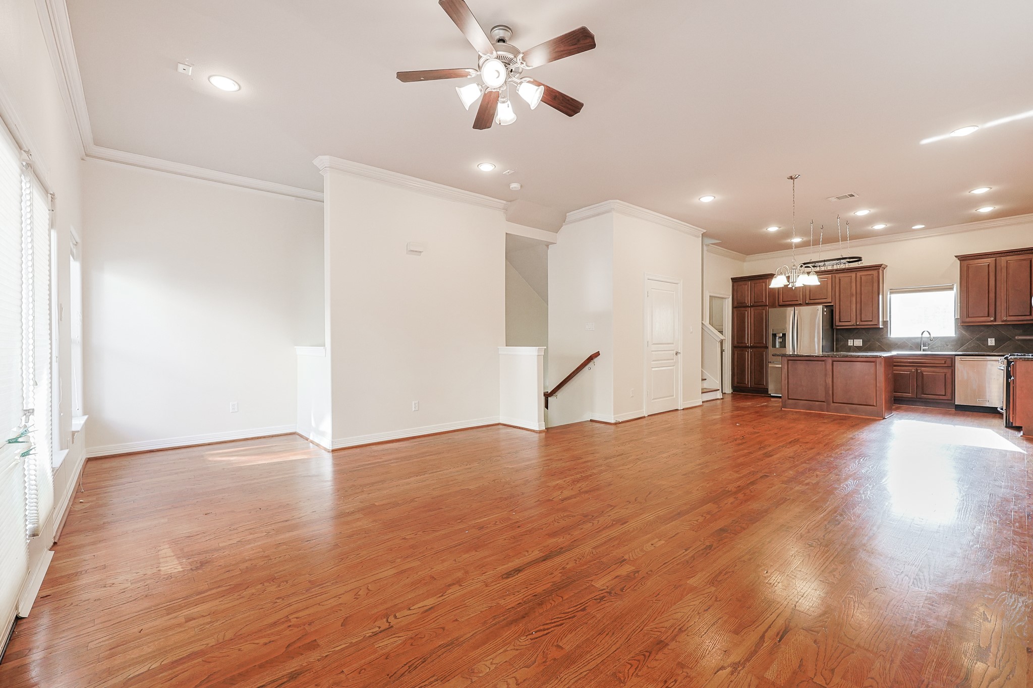 2540 Prospect Street, Unit C Houston, TX 77004 - Photo 6 of 31 a view of an empty room with kitchen appliances