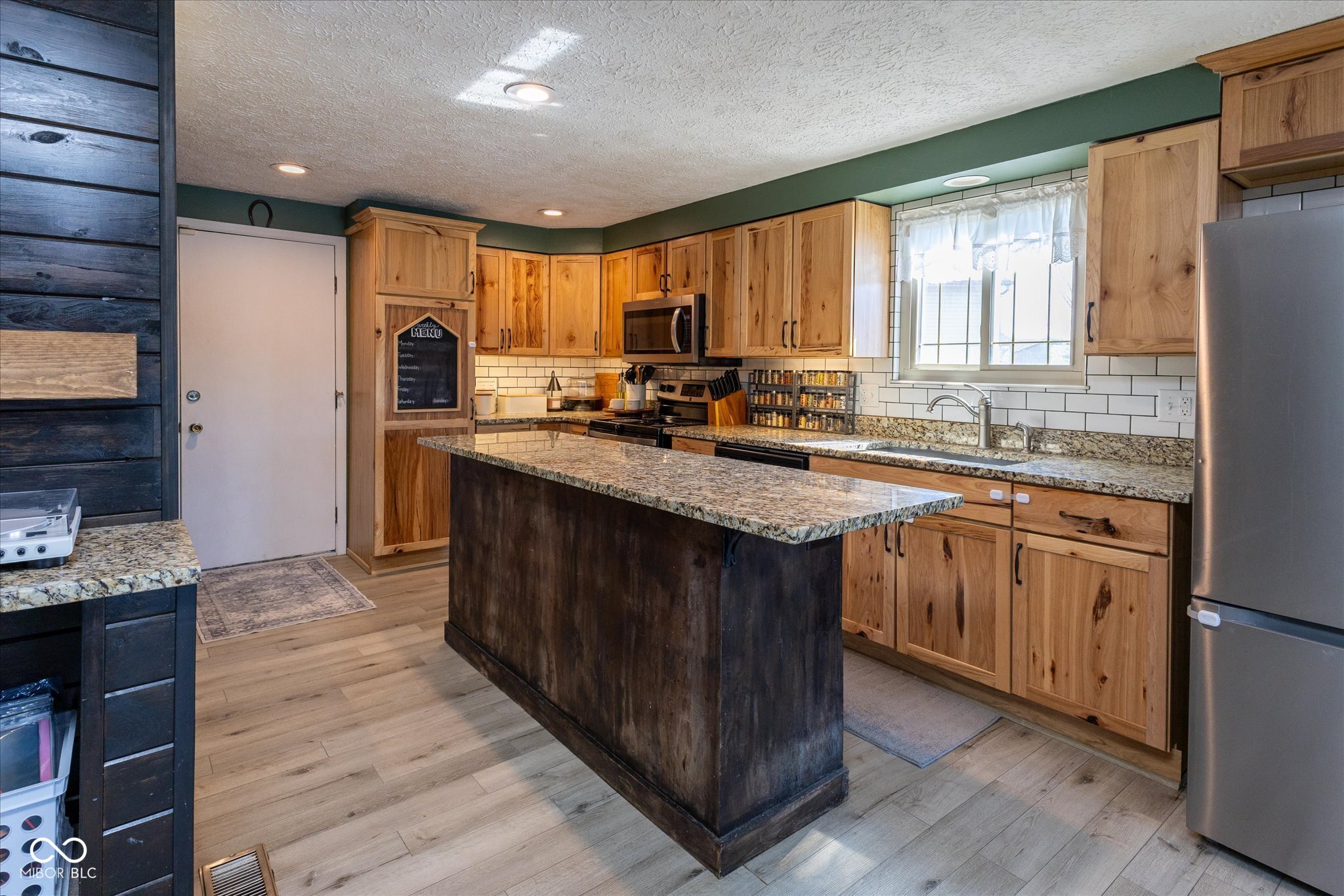 8214 Old Farm Road Indianapolis, IN 46256 - Photo 8 of 24